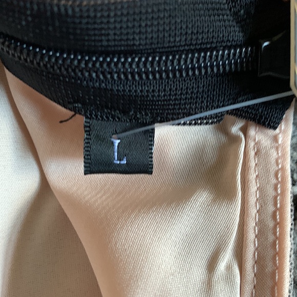 Retro Stage. Size L. Pink and Black. Butterfly Jumpsuit. - Picture 5 of 7